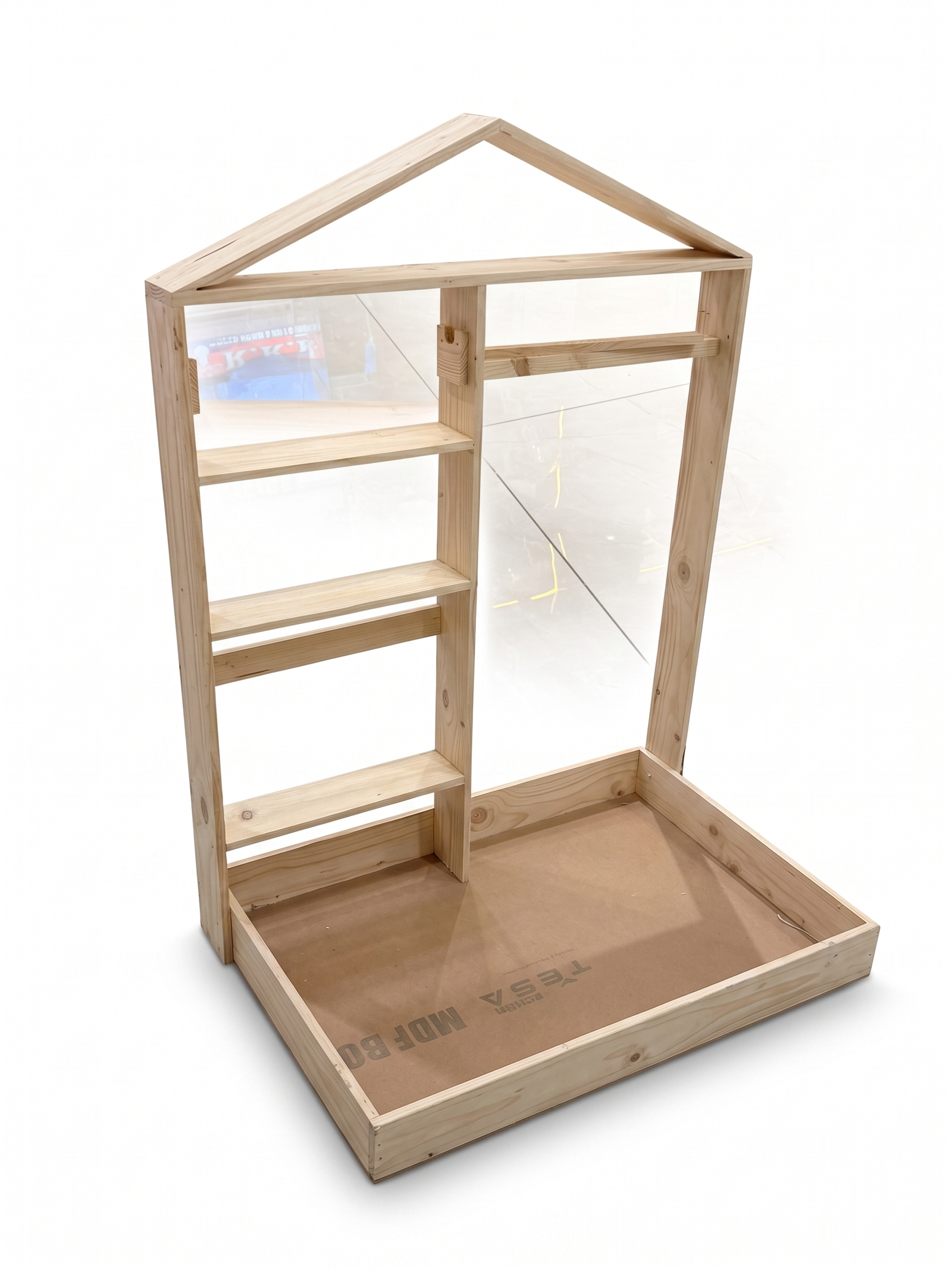 Hut-Shaped Multi-Tier Wooden Display Hamper in natural light pine wood